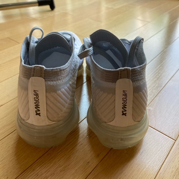 grey nike vapermax - Picture 3 of 5